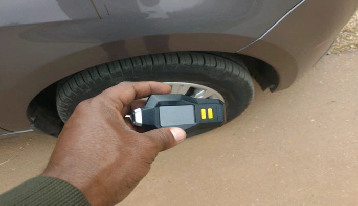 2017 Tata Tiago XZ PETROL, Petrol, Manual, 94,758 km, tyre