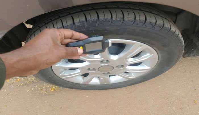 2017 Tata Tiago XZ PETROL, Petrol, Manual, 94,758 km, tyre