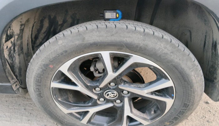 2022 Toyota URBAN CRUISER HYRYDER V AWD NEO DRIVE, Petrol, Manual, 69,171 km, tyre