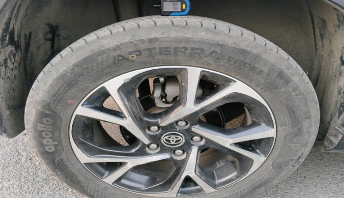 2022 Toyota URBAN CRUISER HYRYDER V AWD NEO DRIVE, Petrol, Manual, 69,171 km, tyre