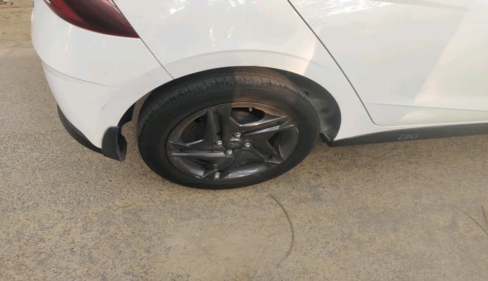 2022 Hyundai NEW I20 SPORTZ 1.2 MT, Petrol, Manual, 86,907 km, tyre