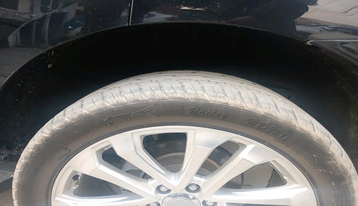 2017 Ford Endeavour TITANIUM 3.2 4X4 AT, Diesel, Automatic, 98,347 km, tyre