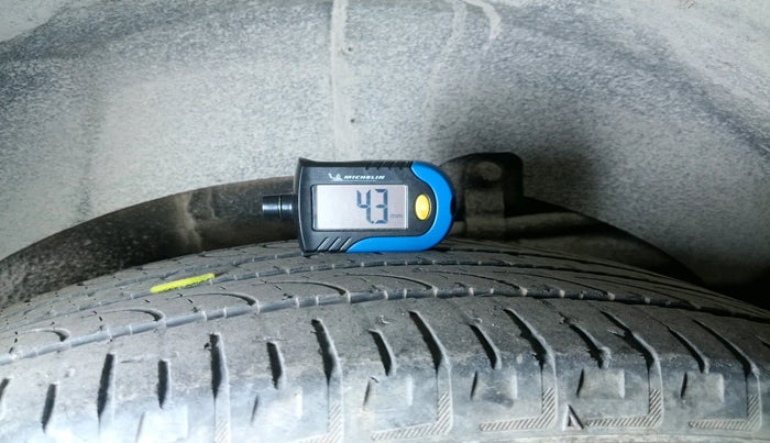 2016 Mahindra XUV500 W8, Diesel, Manual, 78,513 km, tyre