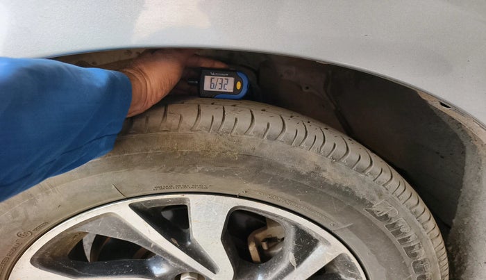 2022 Toyota Innova Crysta 2.4 VX 8 STR, Diesel, Manual, 66,379 km, tyre