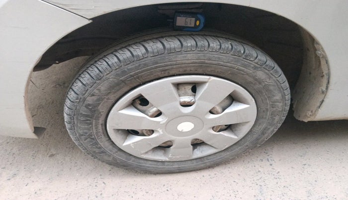 2014 Maruti Wagon R 1.0 LXI CNG, Petrol, Manual, 1,04,309 km, tyre