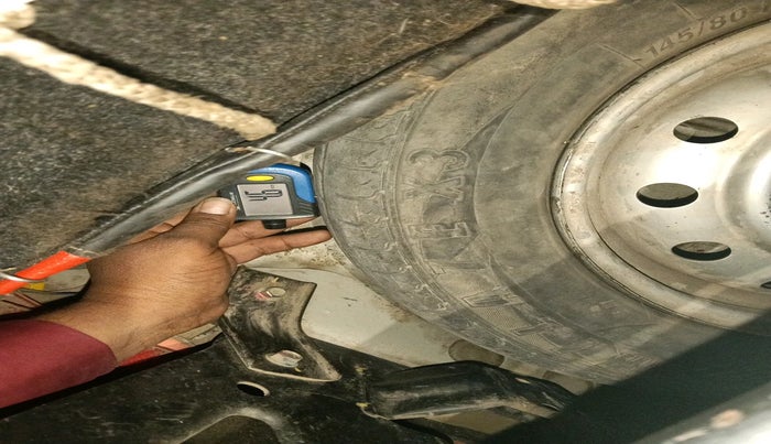 2014 Maruti Wagon R 1.0 LXI CNG, Petrol, Manual, 1,04,309 km, tyre