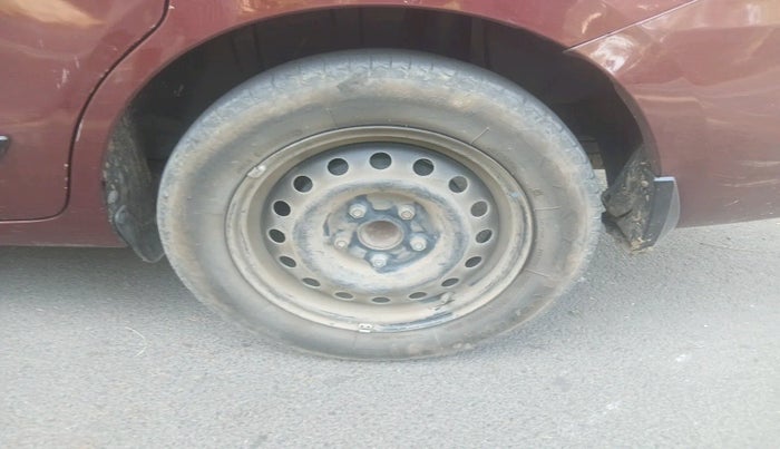 2019 Maruti Ertiga VXI SHVS, Petrol, Manual, 94,199 km, tyre