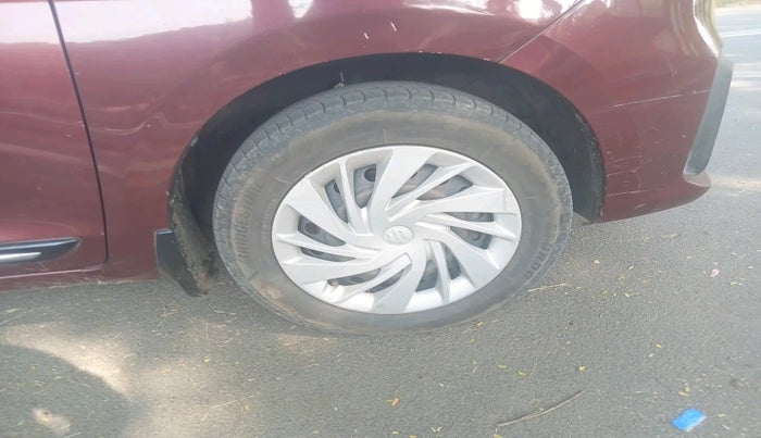 2019 Maruti Ertiga VXI SHVS, Petrol, Manual, 94,199 km, tyre