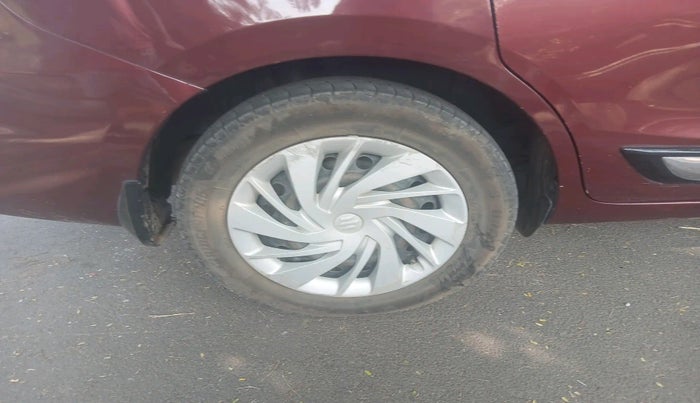 2019 Maruti Ertiga VXI SHVS, Petrol, Manual, 94,199 km, tyre