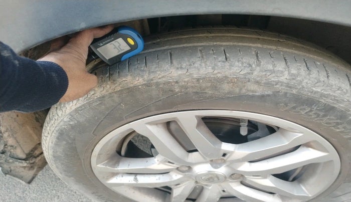 2022 Renault TRIBER RXZ AMT, Petrol, Automatic, 39,078 km, tyre