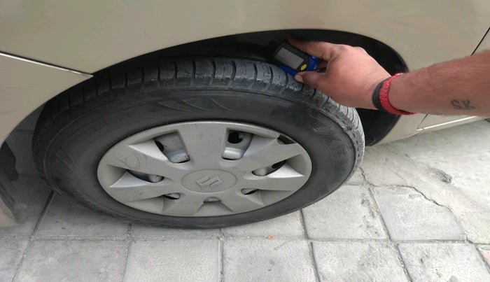 2013 Maruti Wagon R 1.0 LXI, Petrol, Manual, 83,254 km, tyre