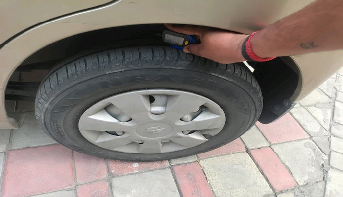 2013 Maruti Wagon R 1.0 LXI, Petrol, Manual, 83,254 km, tyre