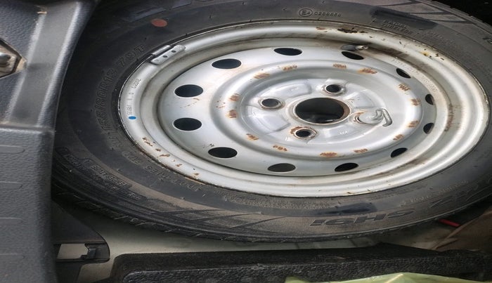 2013 Maruti Wagon R 1.0 LXI, Petrol, Manual, 83,254 km, tyre