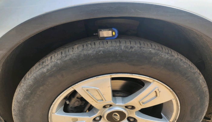 2011 Mahindra XUV500 W8, Diesel, Manual, 2,09,373 km, tyre