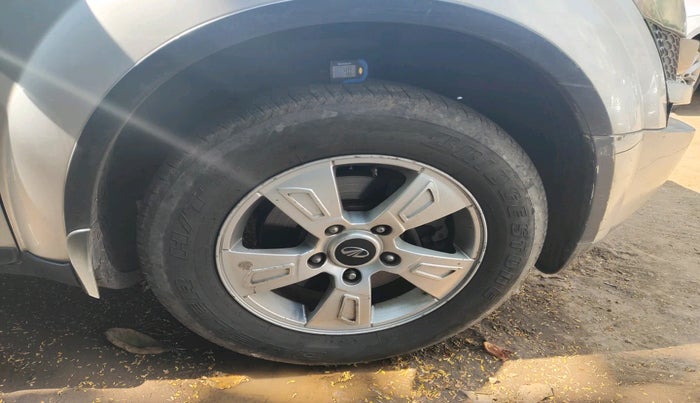 2011 Mahindra XUV500 W8, Diesel, Manual, 2,09,373 km, tyre