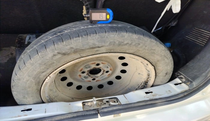 2014 Maruti Wagon R 1.0 VXI, Petrol, Manual, 91,742 km, tyre