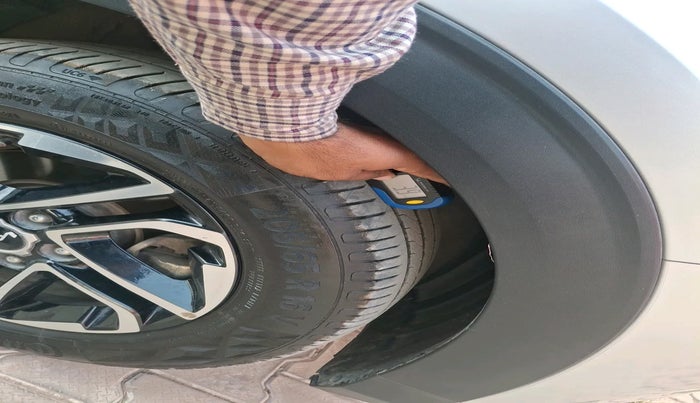 2022 KIA CARENS LUXURY PLUS 1.5 DIESEL AT 7 STR, Diesel, Automatic, 1,09,320 km, tyre