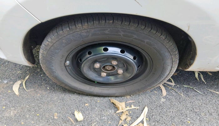 2016 Maruti Alto 800 LXI, Petrol, Manual, 2,48,160 km, tyre