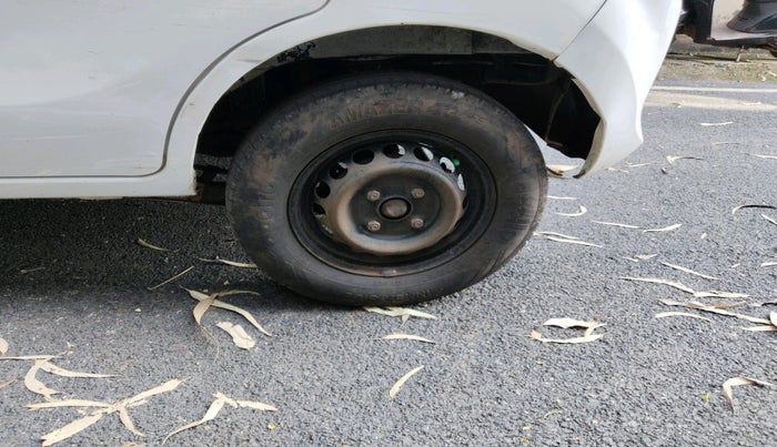 2016 Maruti Alto 800 LXI, Petrol, Manual, 2,48,160 km, tyre