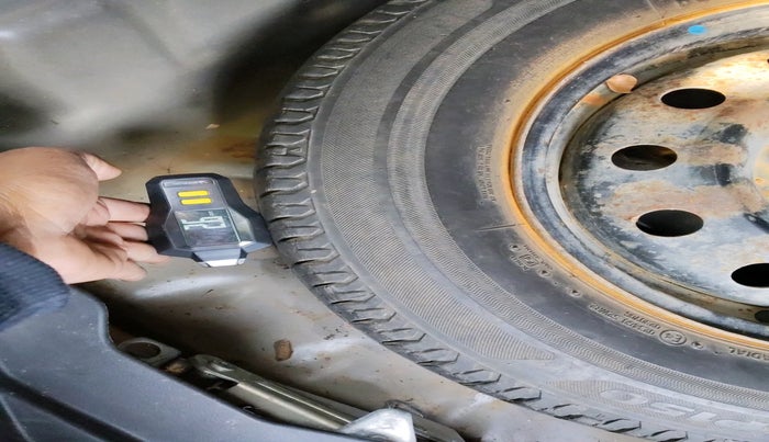 2018 Maruti Dzire VXI, Petrol, Manual, 37,552 km, tyre