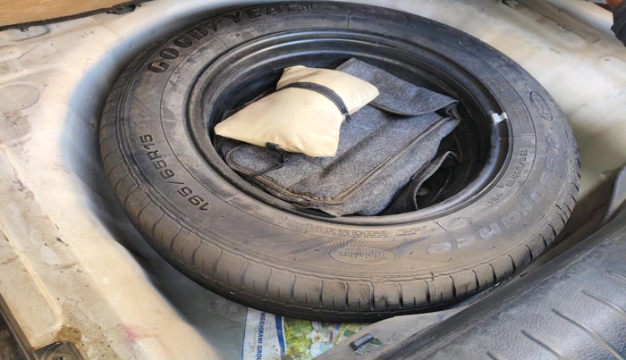 2020 Hyundai VENUE SX 1.5 CRDI, Diesel, Manual, 1,56,829 km, tyre