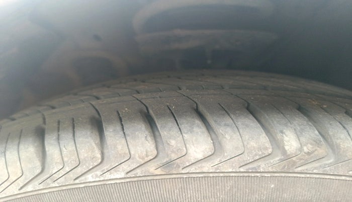 2016 Hyundai Verna FLUIDIC 4S 1.6 VTVT SX, Petrol, Manual, 1,02,680 km, tyre