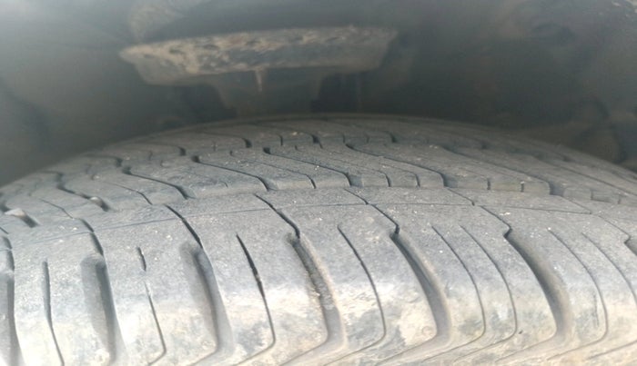 2016 Hyundai Verna FLUIDIC 4S 1.6 VTVT SX, Petrol, Manual, 1,02,680 km, tyre