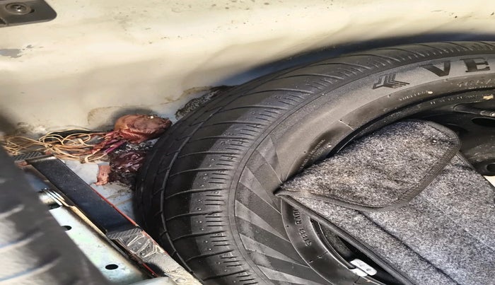 2016 Hyundai Grand i10 ASTA (O) 1.2 KAPPA VTVT, Petrol, Manual, 85,572 km, tyre