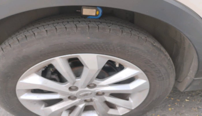 2019 Mahindra XUV300 W8 1.5 DIESEL AMT, Diesel, Automatic, 72,918 km, tyre