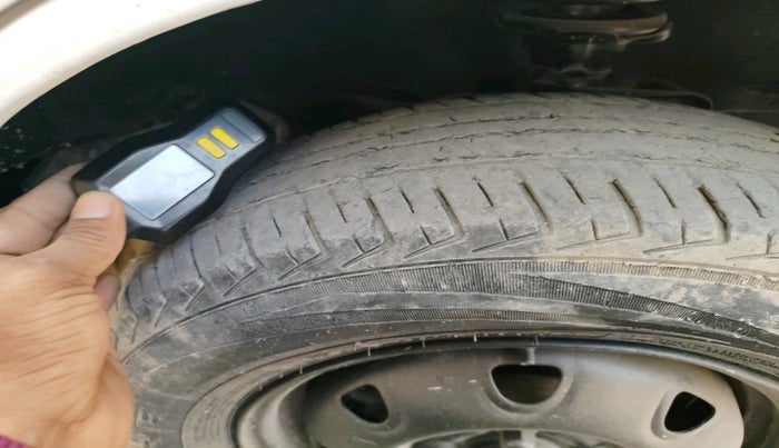 2019 Maruti Eeco 5 STR WITH A/C+HTR CNG, Petrol, Manual, 53,252 km, tyre