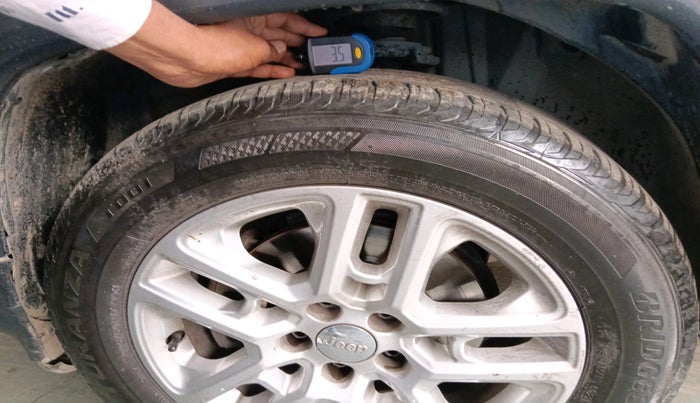 2017 Jeep Compass LIMITED 2.0 DIESEL, Diesel, Manual, 1,90,344 km, tyre