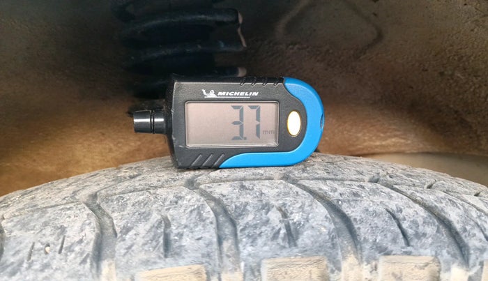 2021 Maruti Eeco 7 STR, Petrol, Manual, 27,709 km, tyre