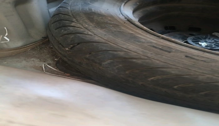 2012 Chevrolet Spark LT 1.0, Petrol, Manual, 20,358 km, tyre