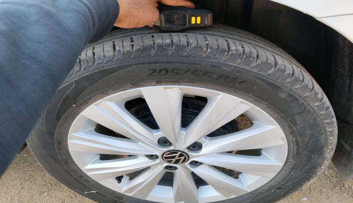 2022 Volkswagen VIRTUS HIGHLINE TSI 1.0 MT, Petrol, Manual, 18,016 km, tyre