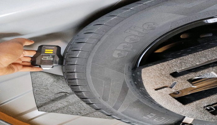 2022 Volkswagen VIRTUS HIGHLINE TSI 1.0 MT, Petrol, Manual, 18,016 km, tyre