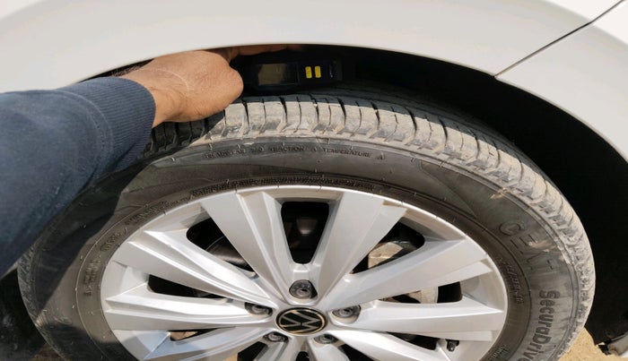 2022 Volkswagen VIRTUS HIGHLINE TSI 1.0 MT, Petrol, Manual, 18,016 km, tyre