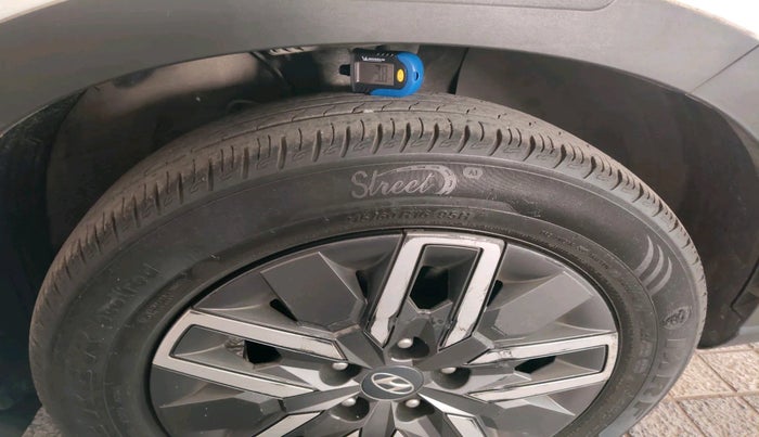 2021 Hyundai VENUE SX 1.5 CRDI, Diesel, Manual, 44,419 km, tyre