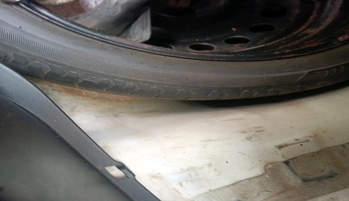 2015 Hyundai i20 Active 1.4 SX, Diesel, Manual, 1,80,159 km, tyre