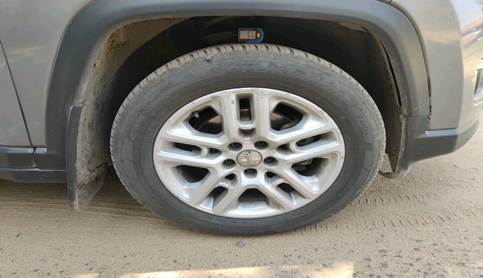 2018 Jeep Compass LIMITED 2.0 DIESEL, Diesel, Manual, 1,57,414 km, tyre