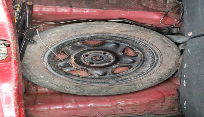 2010 Chevrolet Beat LT PETROL, Petrol, Manual, 71,955 km, tyre