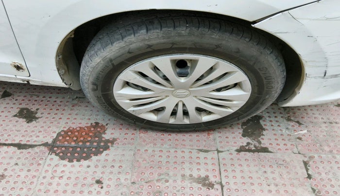 2014 Maruti Ertiga VXI CNG, Petrol, Manual, 1,26,451 km, tyre