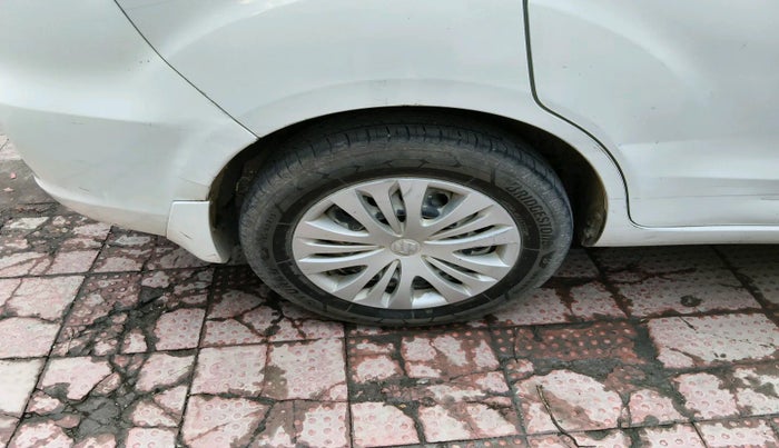 2014 Maruti Ertiga VXI CNG, Petrol, Manual, 1,26,451 km, tyre