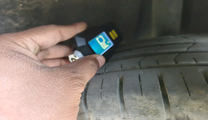 2020 Toyota Glanza G, Petrol, Manual, 49,393 km, tyre