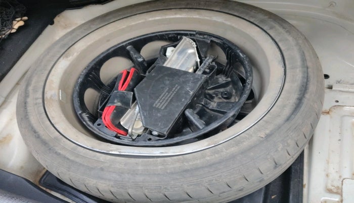 2011 Mercedes Benz C Class C250 CDI AT AVANTGARDE, Diesel, Automatic, 3,70,000 km, tyre