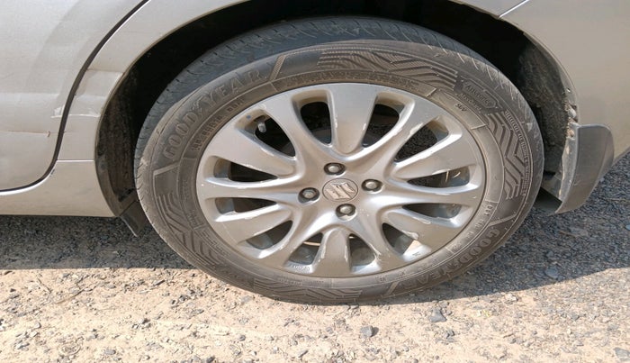 2016 Maruti Baleno ZETA PETROL 1.2, Petrol, Manual, 1,34,361 km, tyre