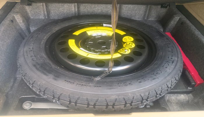 2013 Mercedes Benz Ml Class 250 CDI, Diesel, Automatic, 1,45,762 km, tyre