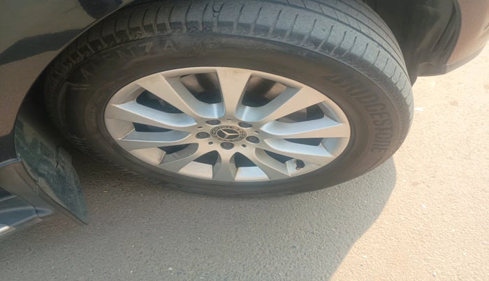 2013 Mercedes Benz Ml Class 250 CDI, Diesel, Automatic, 1,45,762 km, tyre