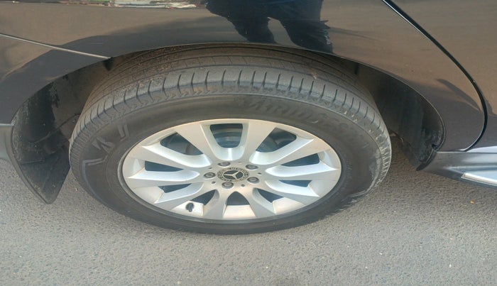 2013 Mercedes Benz Ml Class 250 CDI, Diesel, Automatic, 1,45,762 km, tyre