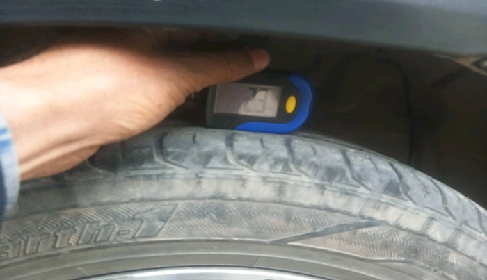 2015 Toyota Etios CROSS 1.2 G, Petrol, Manual, 70,902 km, tyre