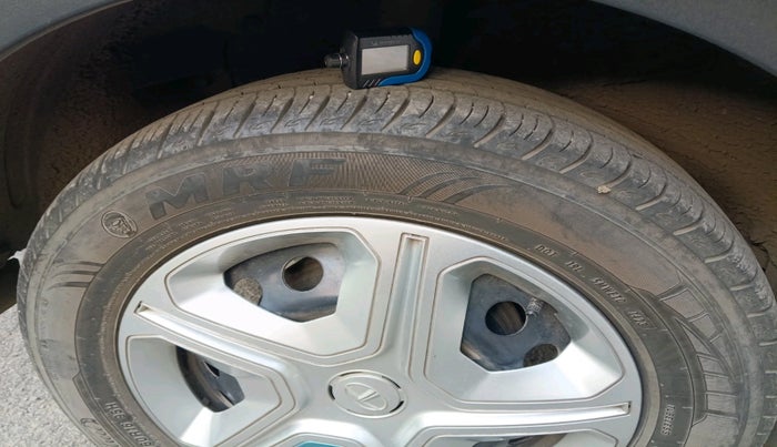 2023 Tata NEXON EV XM, Electric, Automatic, 20,883 km, tyre